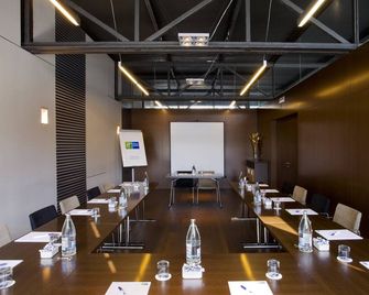 Holiday Inn Express Barcelona - City 22@ By IHG - Barcelona - Ruang rapat