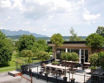 Hotel Weinstube - Nendeln - Rakennus