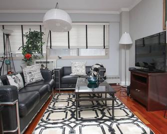Renaissance Properties - 21 & Chestnut - Philadelphia - Sufragerie
