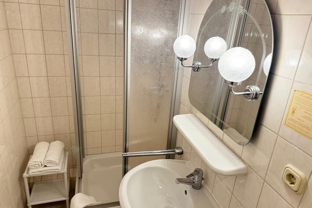 Hotel zur Eiche - Меране