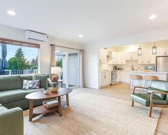 Stylish Family Retreat - Lake Stevens - Sala de estar