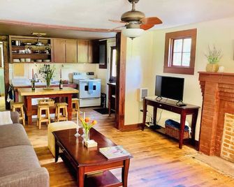 Cozy Country Cabin - Church Hill - Sala de estar