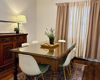 Lambton Park Cottage - Newcastle - Dining room