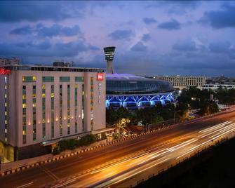 孟買機場宜必思酒店- 雅高酒店品牌 - 孟買 - 建築