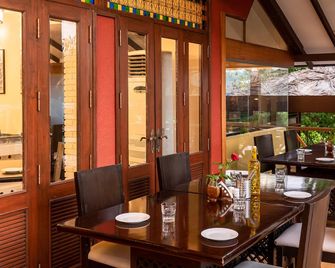 Lazy Lagoon, Baga A Lemon Tree Resort, Goa - Baga - Restaurante
