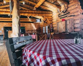 Öbois Charlevoix - La Forgerie - Saint-Siméon - Salle à manger