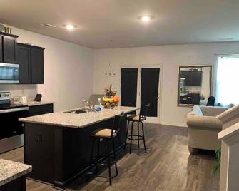 Modern and peaceful - Lithonia - Kitchen