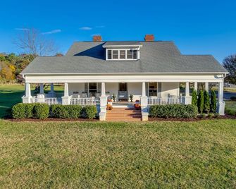 Modern Farm House At The Monroe Executive Airport! - Monroe - Budova
