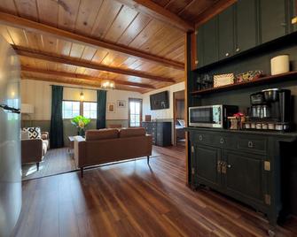 Dancing Pines Cabin - Prescott - Sala de estar