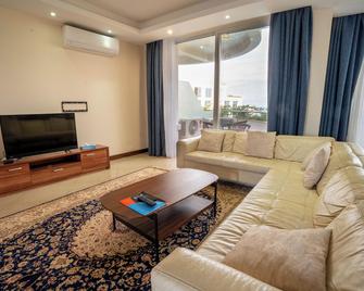 Kilua Beach Resort - Mombasa - Living room