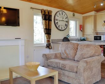 2 Bedroom Accommodation In Dinnet, Near Ballater - Aboyne - Obývací pokoj