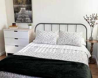 Private Studio, Separate Entrance, Self Check In - Concord - Bedroom