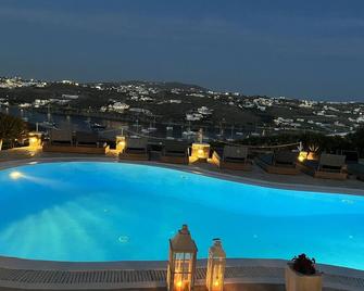 Navy Blue Suites - Ornos - Pool