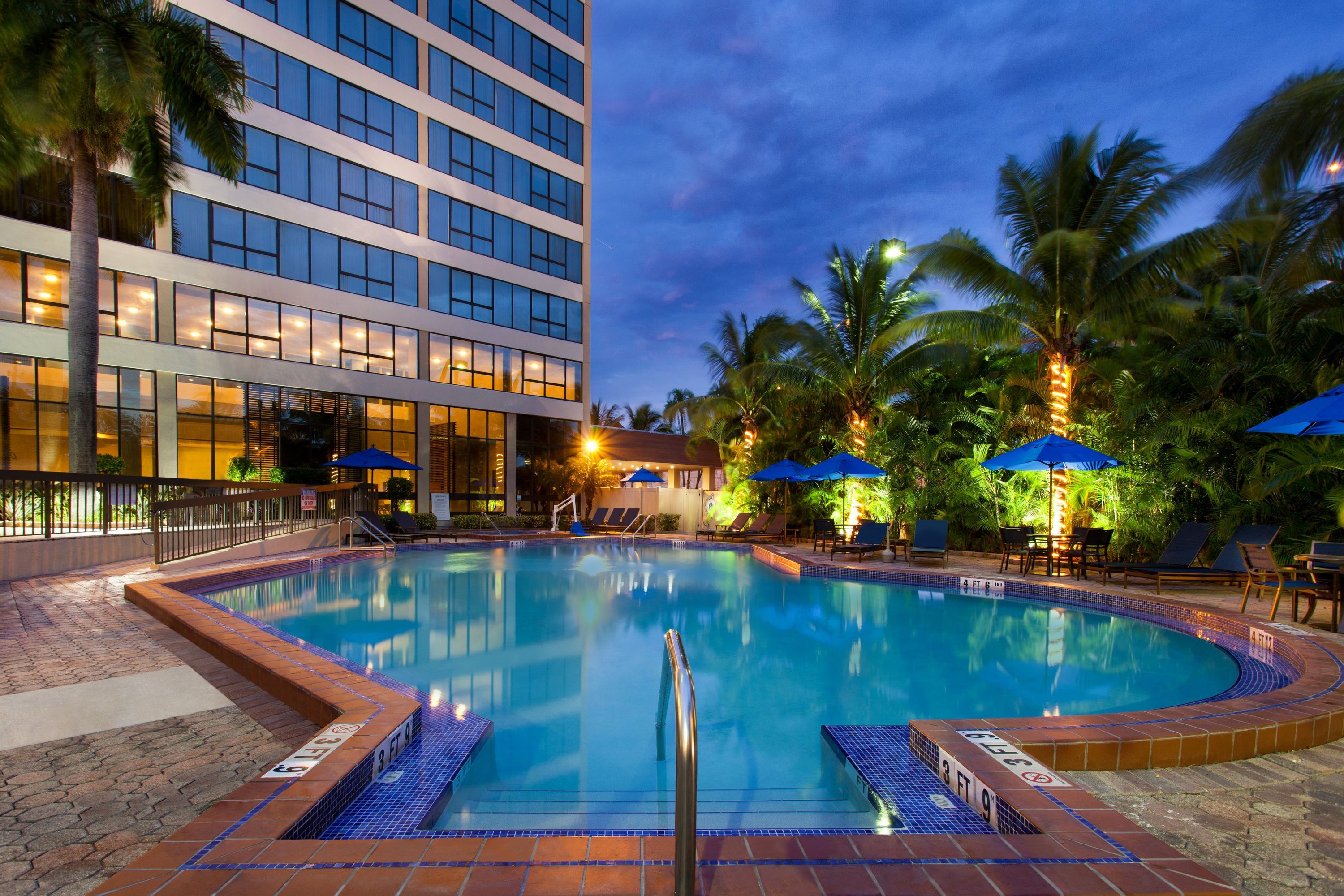 Holiday Inn Miami West - Airport Area By IHG - מיאמי - בריכה