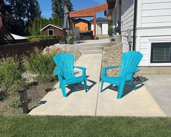 Shuswap Golf And Lake Escape\n - Blind Bay - Patio