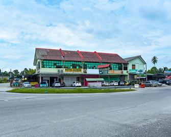 Hotel azimah - Pasir Puteh - Building