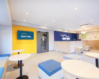 Hop Inn Tokyo Asakusa - Tokyo - Front desk