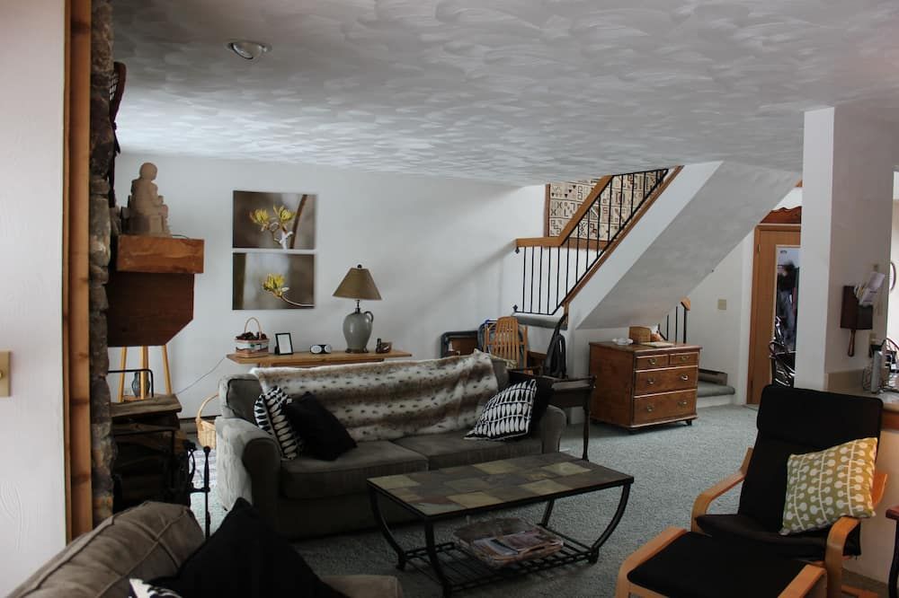 Cozy Mountaintop Townhouse