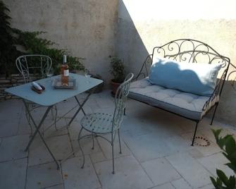 Le Chat Sur Le Toit - Lourmarin - Innenhof
