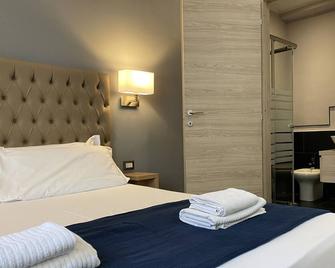 Hotel Genziana - ג'נואה - חדר שינה