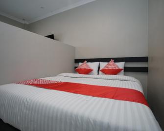 OYO 1253 Wismakito Syariah - Lubuklinggau - Bedroom