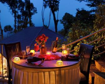 Silent Brook Resort - Coorg - מדיקרי - מרפסת