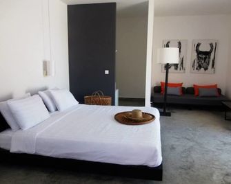 Tamu Otres - سيهانوكفيل - غرفة نوم