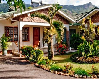 Villa de Roses - Beau Vallon - Gebäude