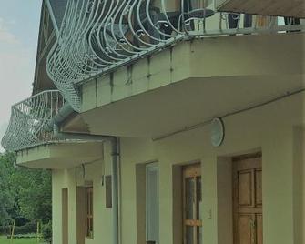 Fasor Vendeghaz - Balatonszemes - Edificio