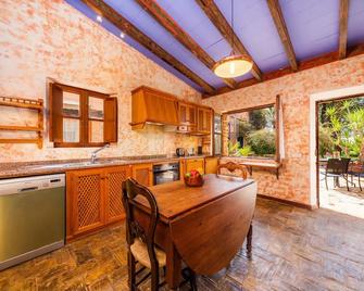 Es Revellar Art Resort - Adults Only - Campos - Kitchen