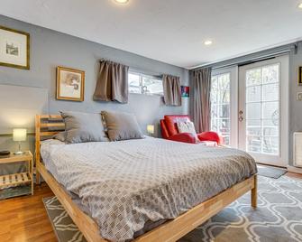 Platt Park Studio with Patio Walkable Location! - Denver - Yatak Odası