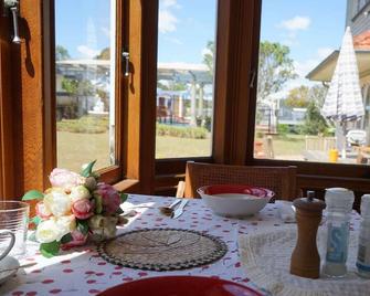 Melville House Bed and Breakfast - Lismore - Dining room