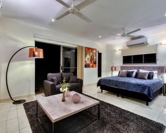 Luxury Darwin City Lights Jacuzzi Central Location Large House New Furnishings - Дарвін - Спальня