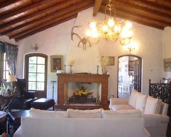 Luxury villa in pinewood with see view - Pefki - Huiskamer