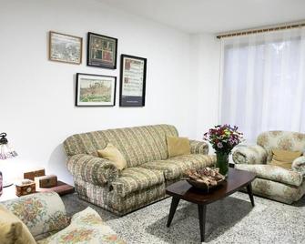 ا50 ٕن بن بٓند بي - كالي - غرفة معيشة