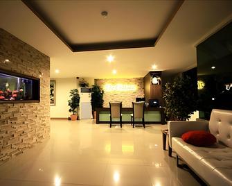 The Chateau Luxury Serviced Apartment - Bangkok - Lobby