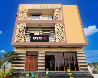 Hotel O shine & cafe - Meerut - Building