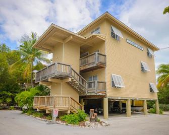 Coconut Mallory Resort and Marina - Key West - Building