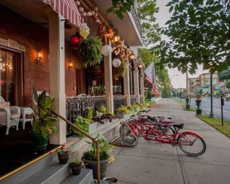 The Inn at Saratoga - Saratoga Springs - Patio