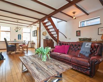Family home - Edam