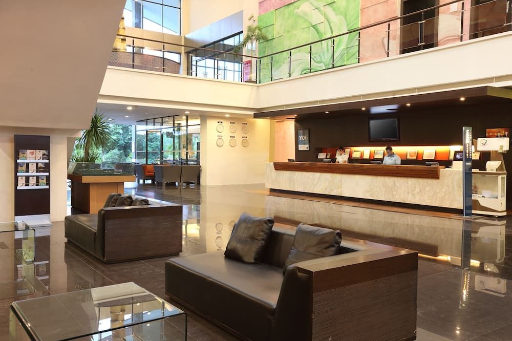 Novotel Manado Golf Resort & Convention Center - מאנאדו - לובי