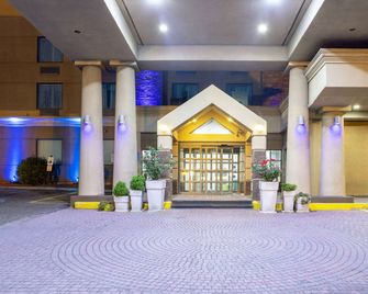 Days Hotel By Wyndham North Bergen /Nyc Area - Норт-Берген - Будівля