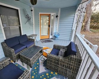 Charming 2-bedroom Cottage in peaceful Palm Key! - Ridgeland - Balkon