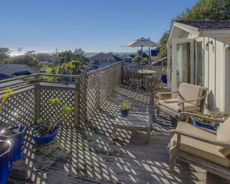 Charming Hillside Cottage With Expansive Ocean Views - Stinson Beach - Balcony