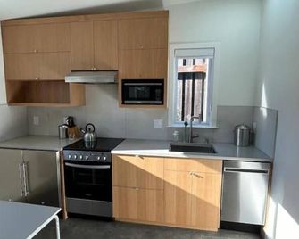 Light filled 1 bed, 1 bath ADU - El Cerrito - Kitchen