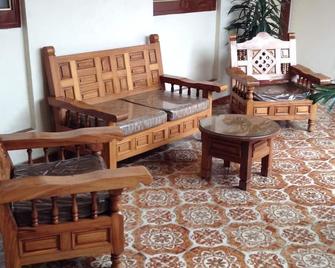 Hotel Atilanos - Morelia - Living room
