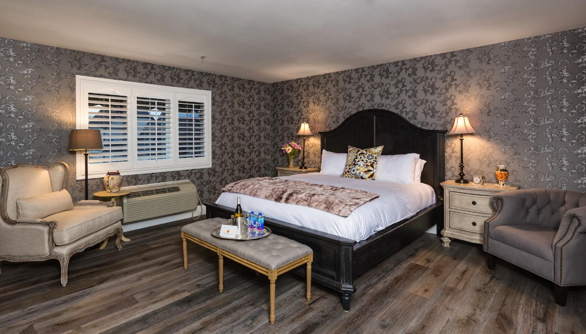 Mirabelle Inn - Solvang - Bedroom