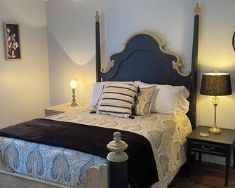 Chic en suite 2 bedroom corporate apartment in N. Knox/Powell with WiFi, AC - Powell - Ložnice