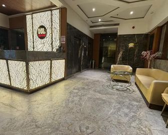 Fisco The Hub Link - Bombay - Recepción