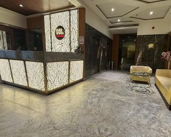 Fisco The Hub Link - Mumbai - Lobby